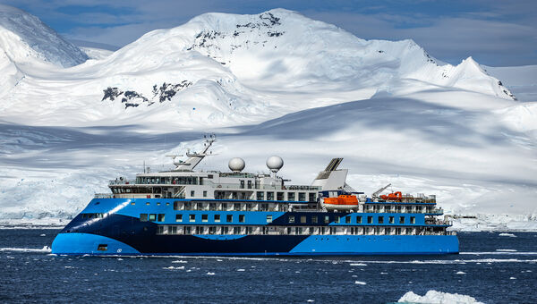 Експедиційне судно класу люкс