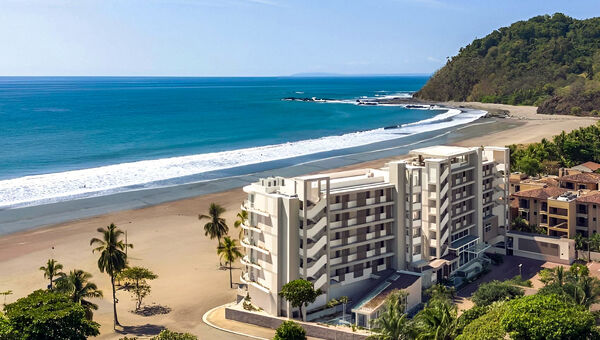 Clarita's Beach Bar & Resort